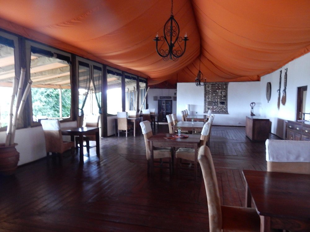 dining-area-of-main-lodge